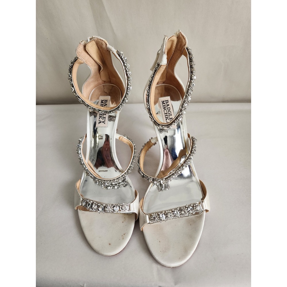 Badgley Mischka Julietta White Satin Crystal Bridal Heels Size 7.5